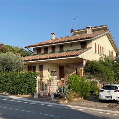 Immobiliare Speri | Verkauf - Villa mit Pool - 