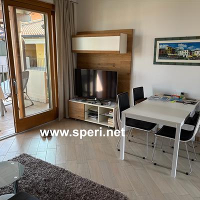 Immobiliare Speri | Verkauf - Zweistöckige Wohnung mit schönem Seeblick - 