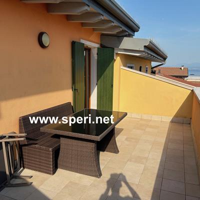 Immobiliare Speri | Verkauf - Zweistöckige Wohnung mit schönem Seeblick - 