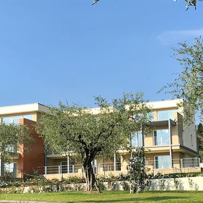 Immobiliare Speri | Verkauf - Erdgeschosswohnung mit Seeblick - 